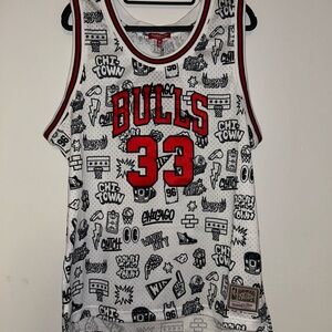 White Graphic Bulls Jersey